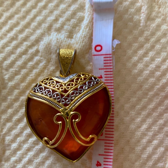 Austrian amber heart shaped with mosquito sized imprint - set in 22 K gold - Picture 8 of 10